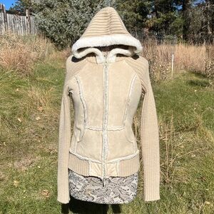 Beautiful Vegan Suede Sweater by Vanity. Size M